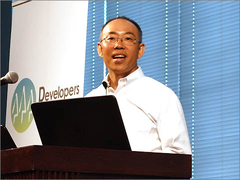 【基調講演】「クラウドサービスにより、バックオフィス業務の大部分を『安く』『早く』『簡単に』調達できるようになった。今後は、情報システム部門もスタートアップのように、今までにないものを作り出し、企業のビジネス成長に積極的に貢献していけるのでは」というビジョンを語った新野氏
