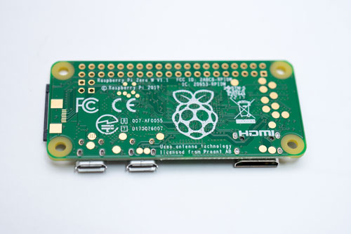 Pimoroniで個人輸入したRaspberry Pi Zero W。技適マークと技術基準適合証明番号がプリントされている