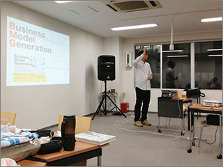 北海道で行ったセミナー風景。ここでもずっとネットワークを使っていました。安心感のレベルが段違いで、セミナーに集中できました。