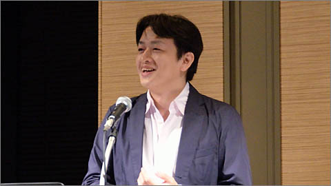 ChatWorkの山本正喜氏。クラウド型ビジネスチャットツール「チャットワーク」の開発・運用の背景を紹介。「DevとOpsの協力だけではDevOpsを実現できない。Biz(ビジネス部門)との協力が必要」「タスクの生まれる背景を共有する。単なる作業者を作らない」