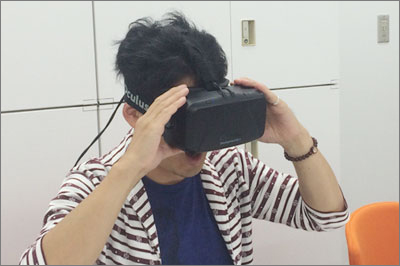 翔泳社で刊行予定の、Oculus Rift解説書の担当編集・小川がOculus Rift DK2をつけてみたところ